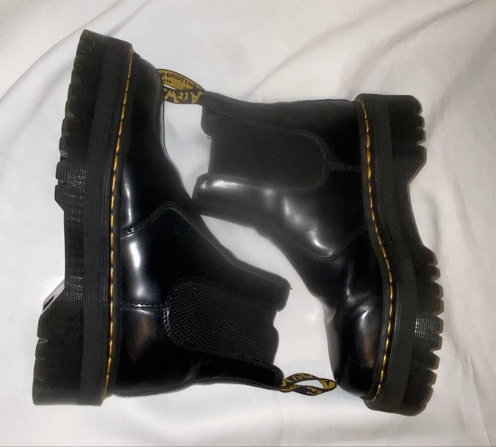 Dr. Martens 2976 Quad Platform Chelsea Boots Black Leather Men's 7 / Women's 8